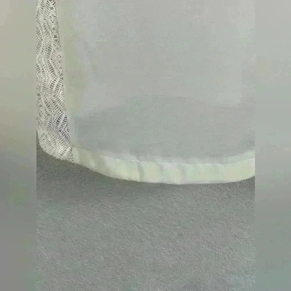 Esley Cream/light yellow V-Neck blouse knitted sides sheer Women’s size small - Picture 5 of 6